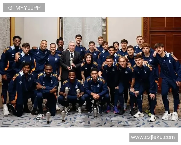 2024年足球明星转会盘点：顶级球员动向与市场热度分析