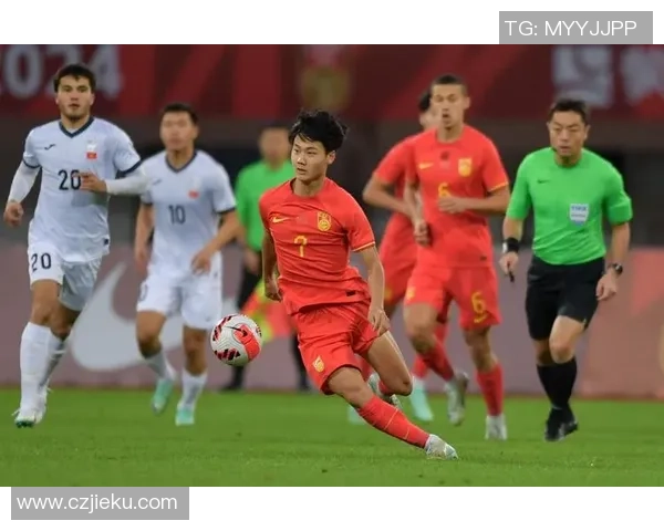 足球球星拼搏精神点燃青春梦想激励我们勇敢追逐远大理想